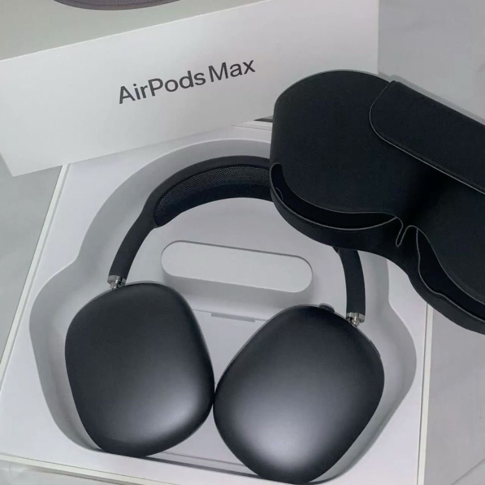 Apple AirPods Max with Smart Case in Dark Gray
